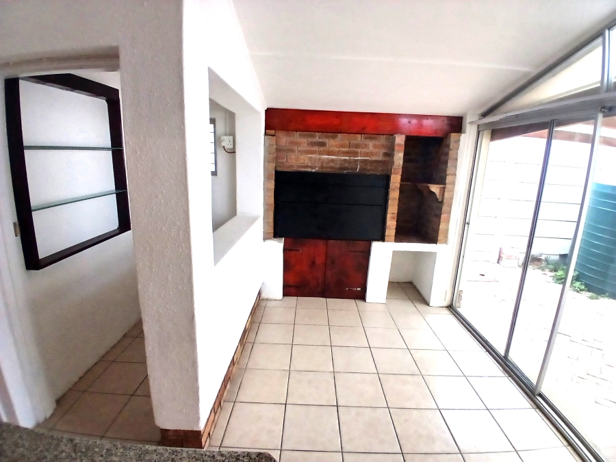 To Let 2 Bedroom Property for Rent in Lochnerhof Western Cape